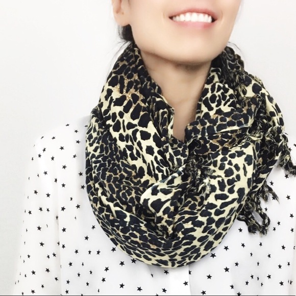 SOFT high end leopard scarf - Picture 5 of 7